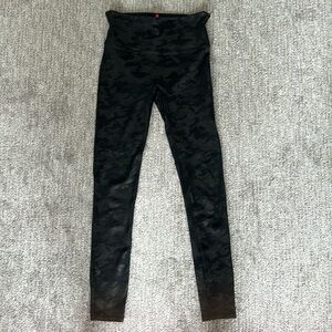 Spanx black camo legging